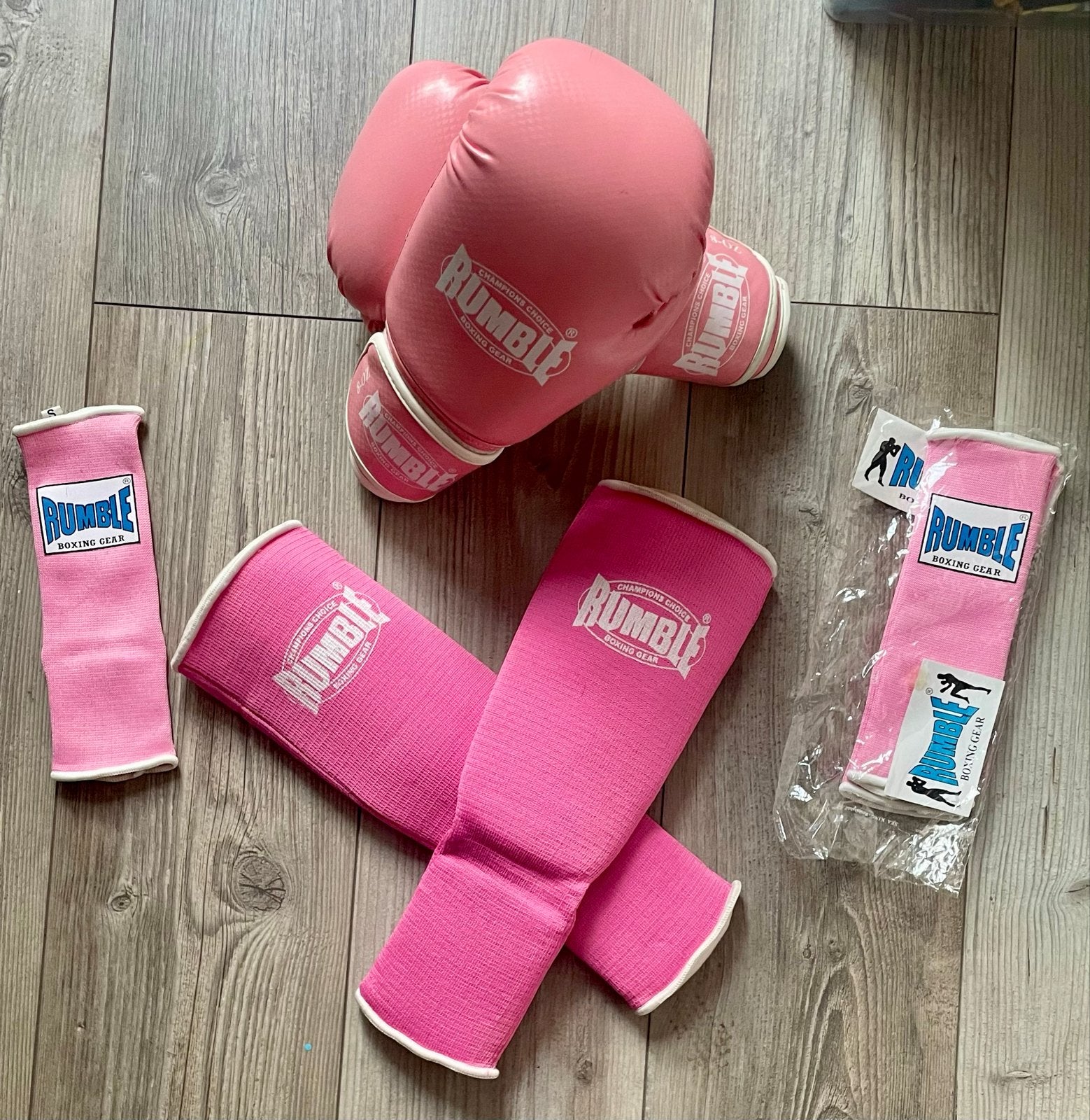 Roze Rumble Boksset voor kids:Handschoenen,Scheenbeschermers, Ophalen of Verzenden, Zo goed als nieuw, Bokshandschoenen