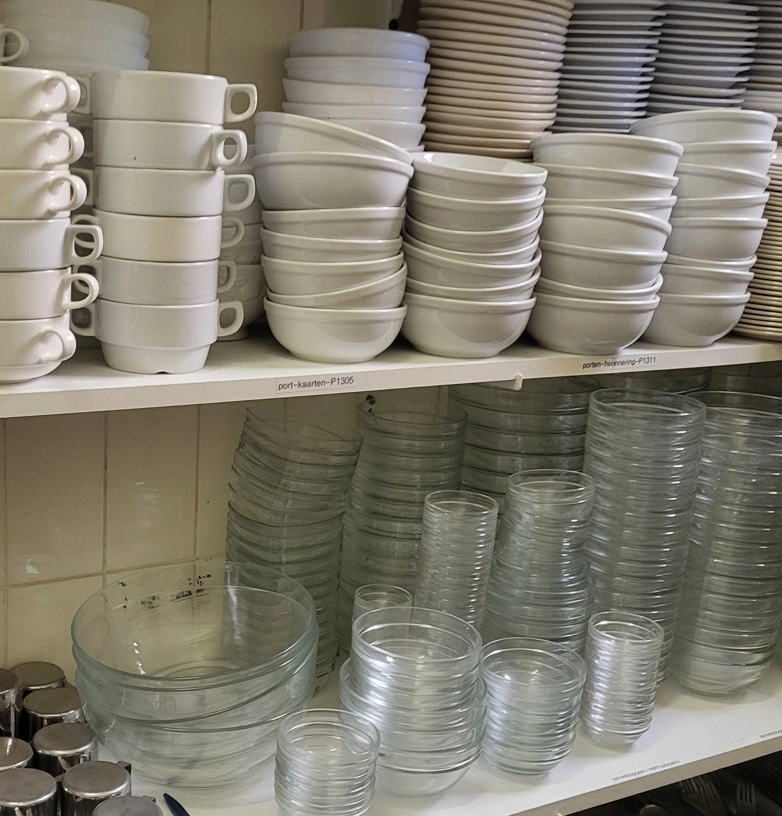 TE KOOP HORECA SOEPKOMMEN SCHAALTJES KLEINE BORDJES, Ophalen, Aardewerk, Overige stijlen, Kom(men)
