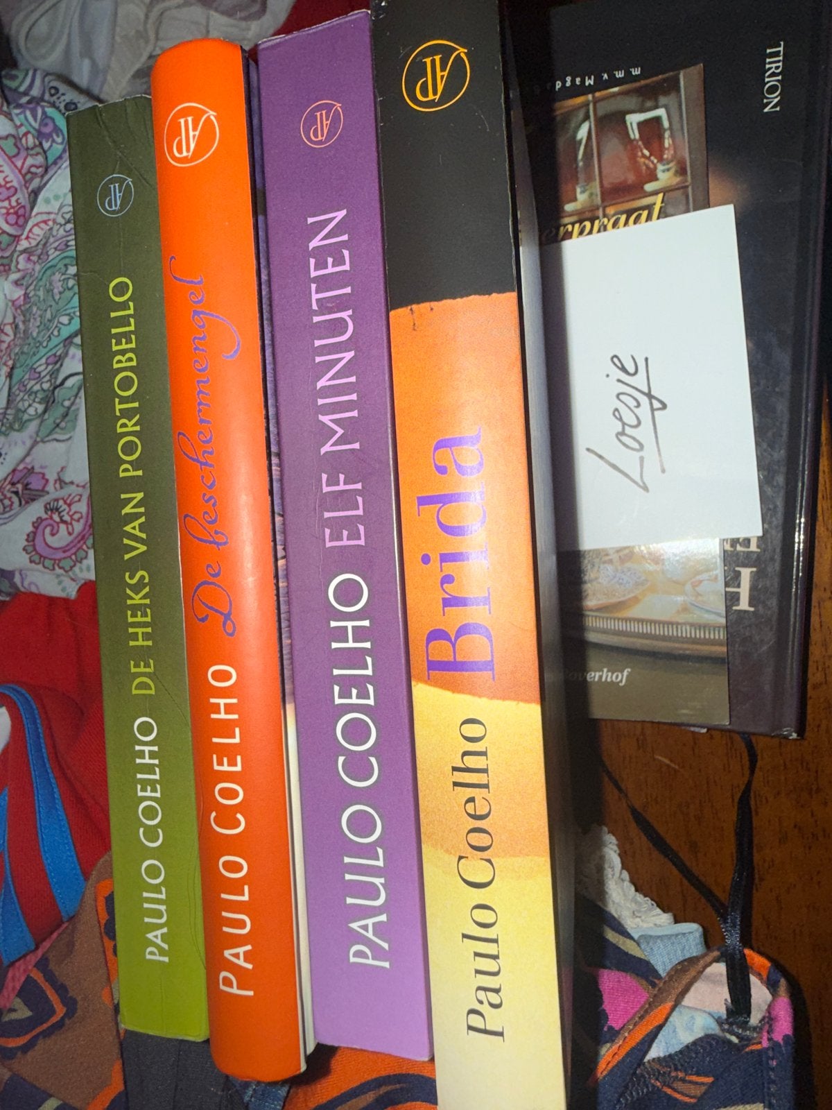 Boeken van Paulo Coelho: De Heks van Portobello, De Bescherm, Ophalen of Verzenden, Gelezen