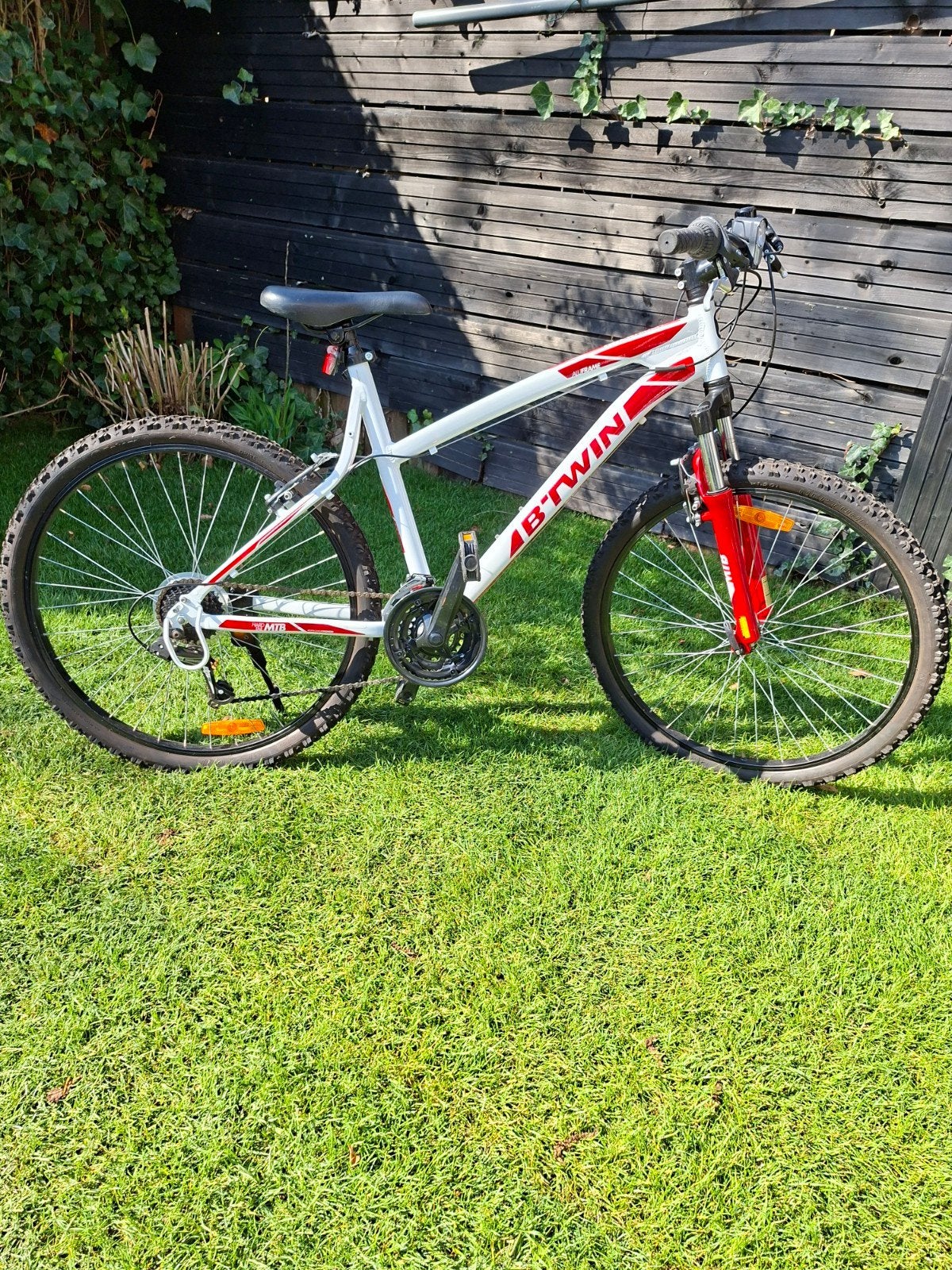 B TWIN ROCKRIDER 26 INCH 18 VERSNELLINGEN, Overige merken, Gebruikt, 45 tot 49 cm, Ophalen of Verzenden