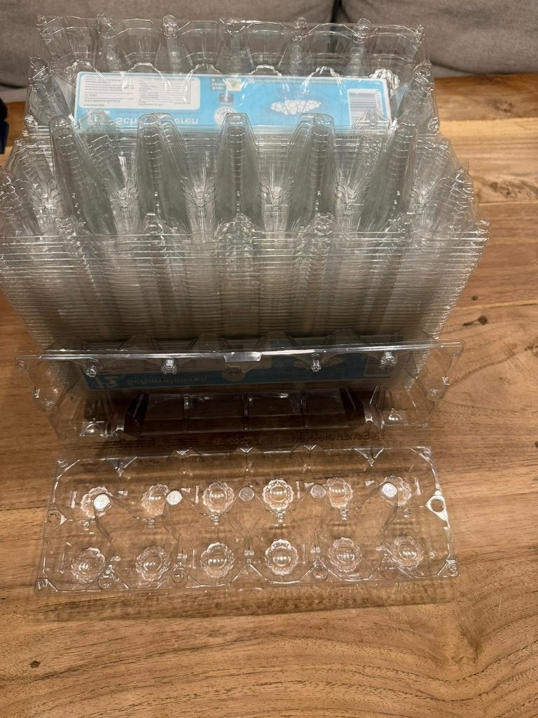 50 schone en nette eiertrays / lege eierdozen | Kunststof, Ophalen, Zo goed als nieuw, Drinken en Voederen