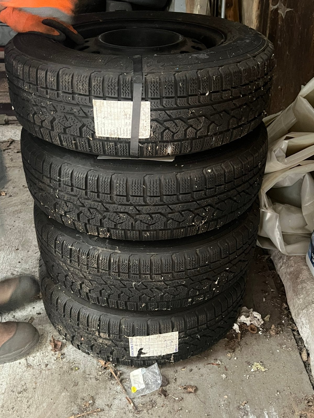 Wielen met winterbanden voor bestelbus en een Alpha Sud, Ophalen, 16 inch, Banden en Velgen, Winterbanden