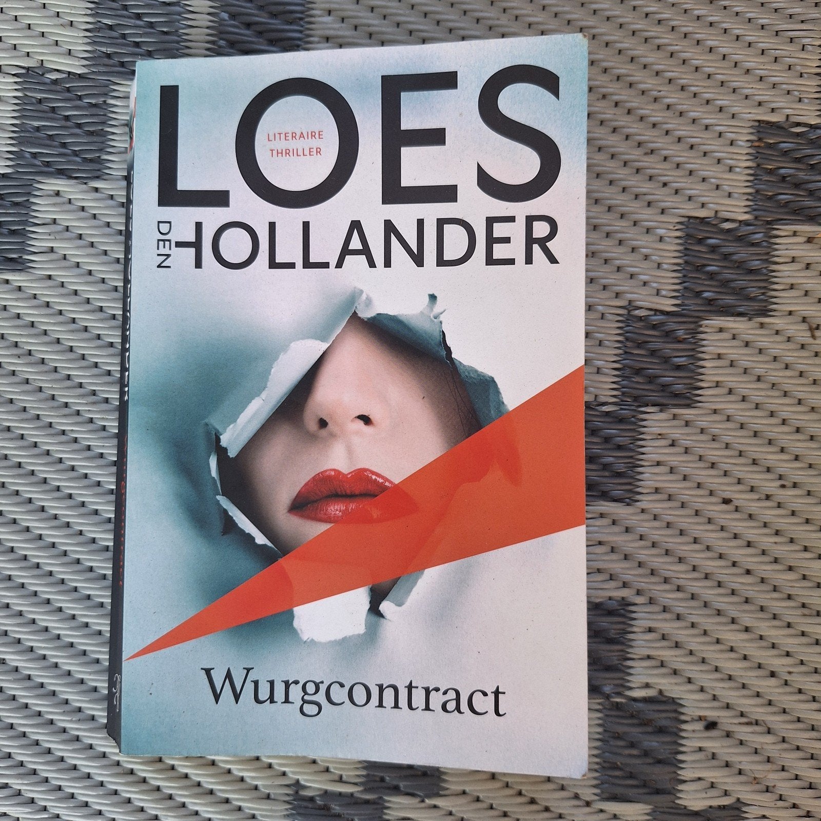 Loes den Hollander, wurgcontract! 1x gelezen, igst, Ophalen of Verzenden, Zo goed als nieuw, Loes den Hollander, Nederland