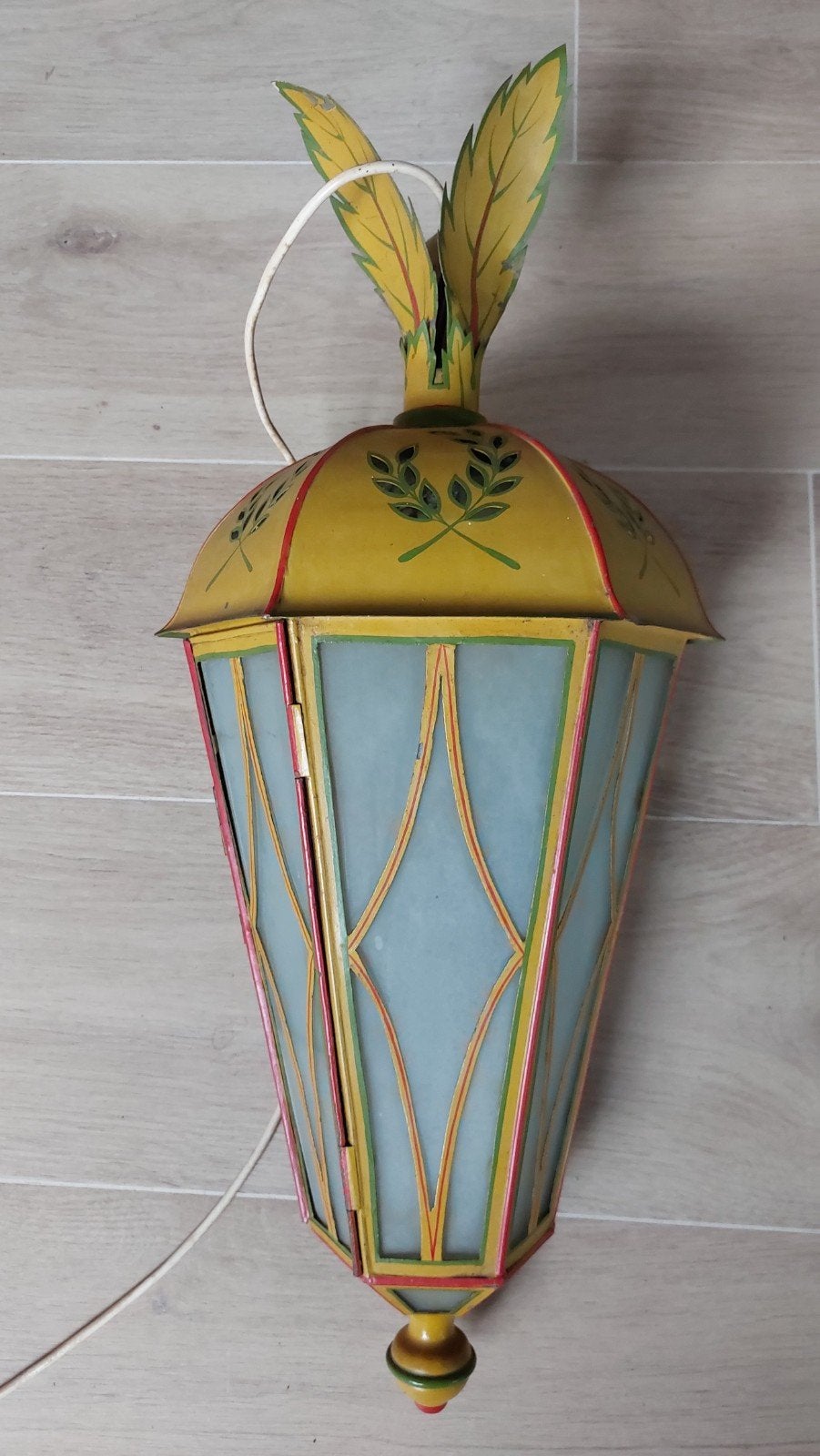 Antieke hanglamp met glas-in-lood look en bladmotief, Ophalen of Verzenden