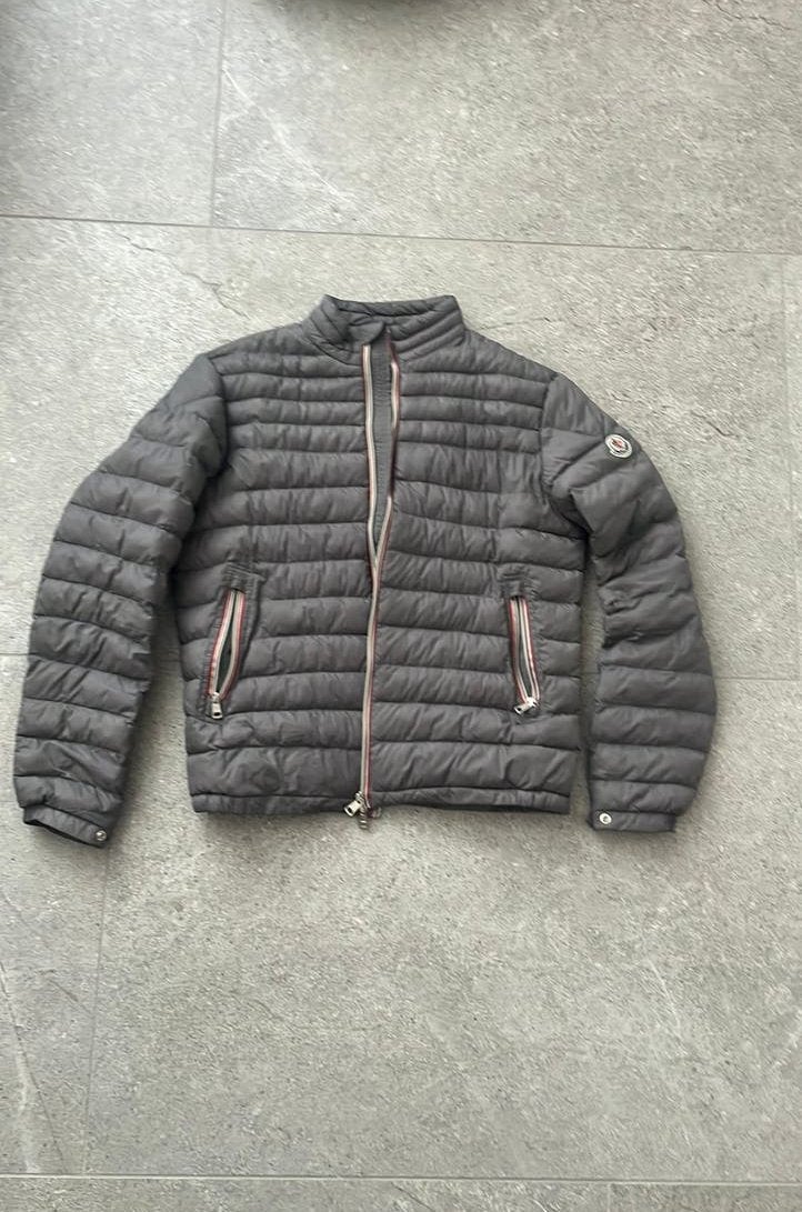 Moncler jasje, Ophalen of Verzenden, Gedragen, Maat 48/50 (M), Overige kleuren