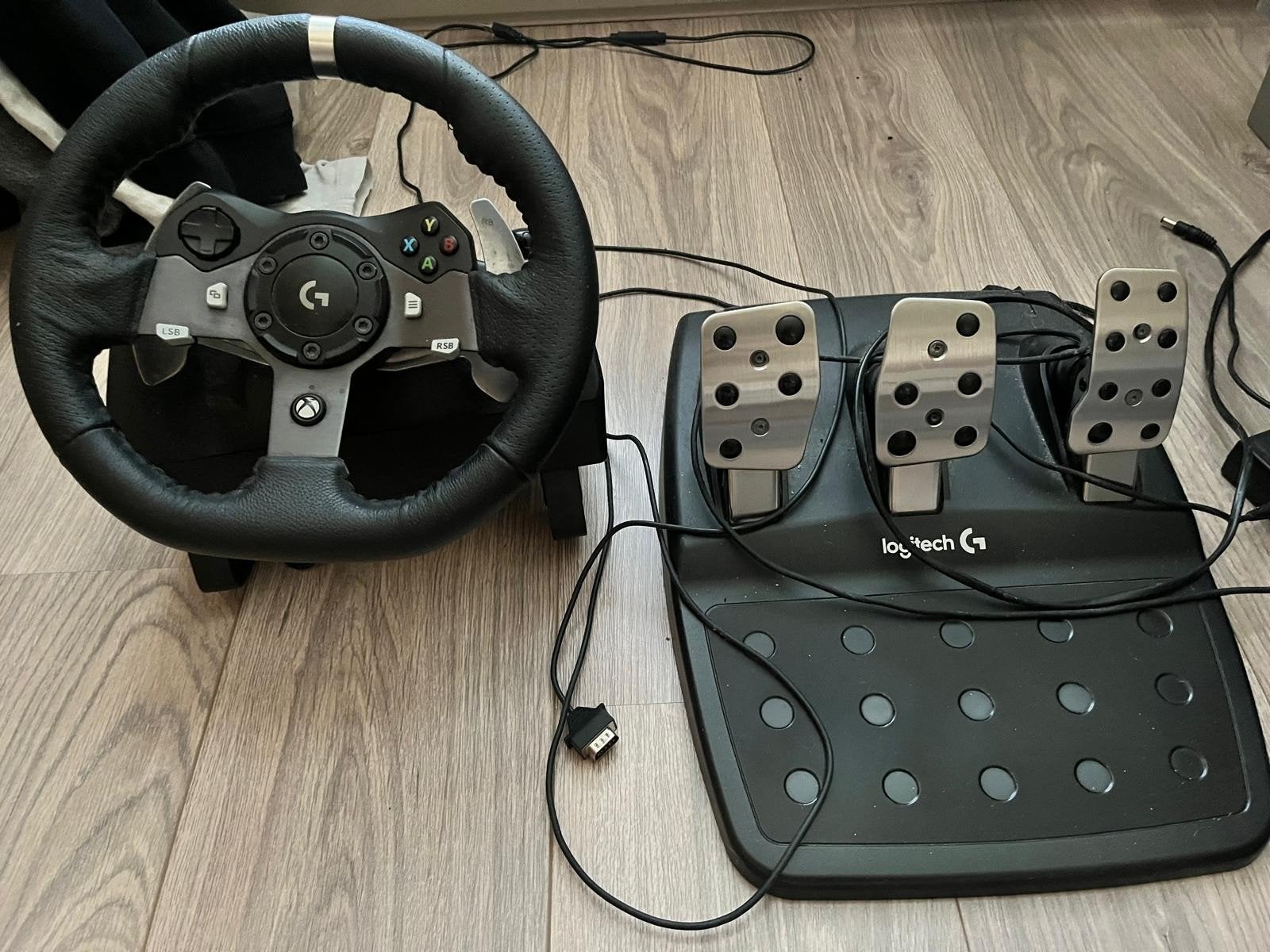 Logitech G920 xbox stuur met pedalen (zie beschrijving), Spelcomputers en Games, Spelcomputers | Xbox | Accessoires, Ophalen, Stuurtje of Sportattribuut