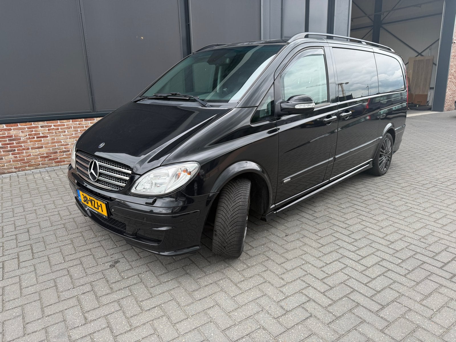 Mercedes-Benz Viano 2009, Auto's, Bestelauto's, Automaat, Zwart, 2210 kg, Bedrijf