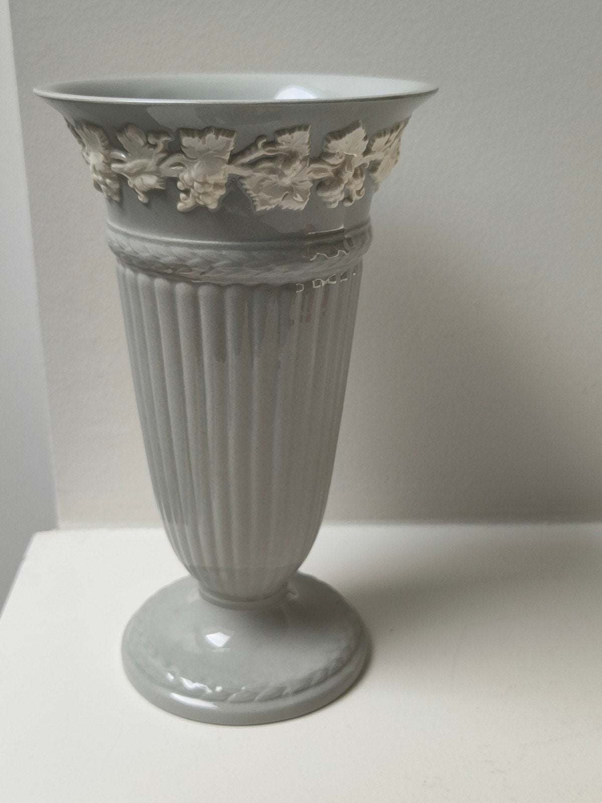 Wedgwood Embossed Etruria Barlaston zeldzame kleur Grijs, Ophalen of Verzenden