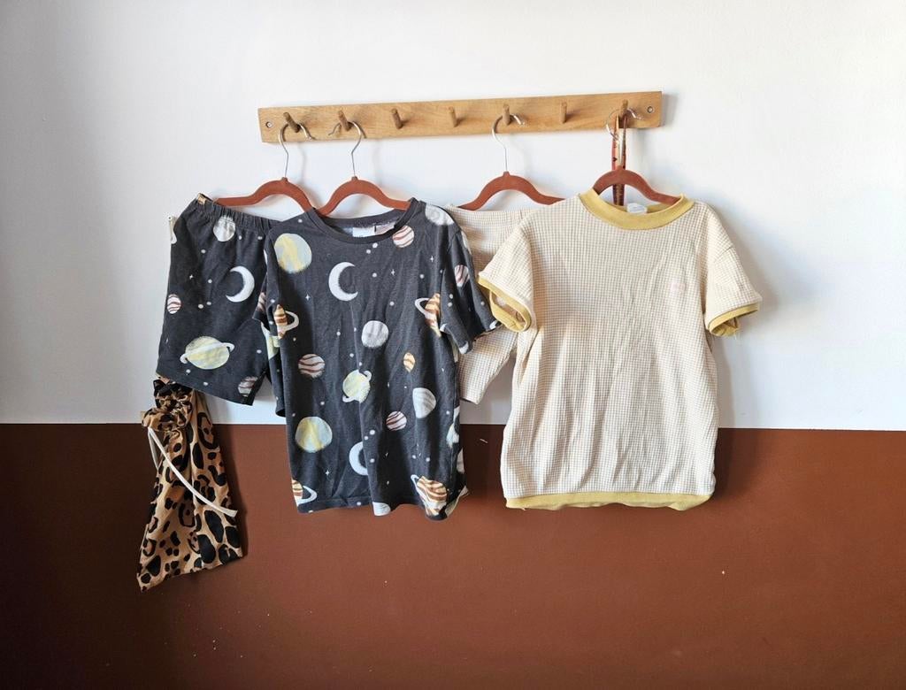 2x Pyjama Feetje & H&M Ruimte Wafel - Maat 122/128, Ophalen of Verzenden, Gebruikt, Feetje, H&M, Jongen of Meisje