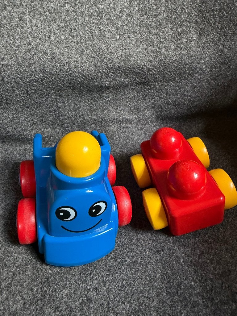 2 auto's Duplo Primo, Kinderen en Baby's, Speelgoed | Duplo en Lego, Ophalen of Verzenden, Gebruikt, Lego Primo