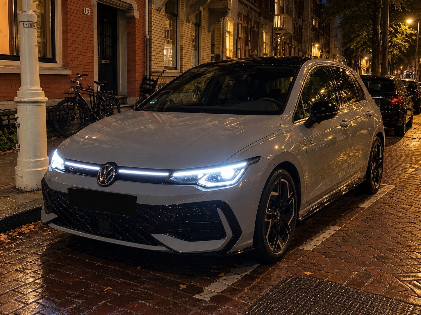Volkswagen Golf 8.5 R-Line eTSI DSG | 2025 | ACC | Camera, 1498 cc, 4 cilinders, 19 km/l, 149 pk