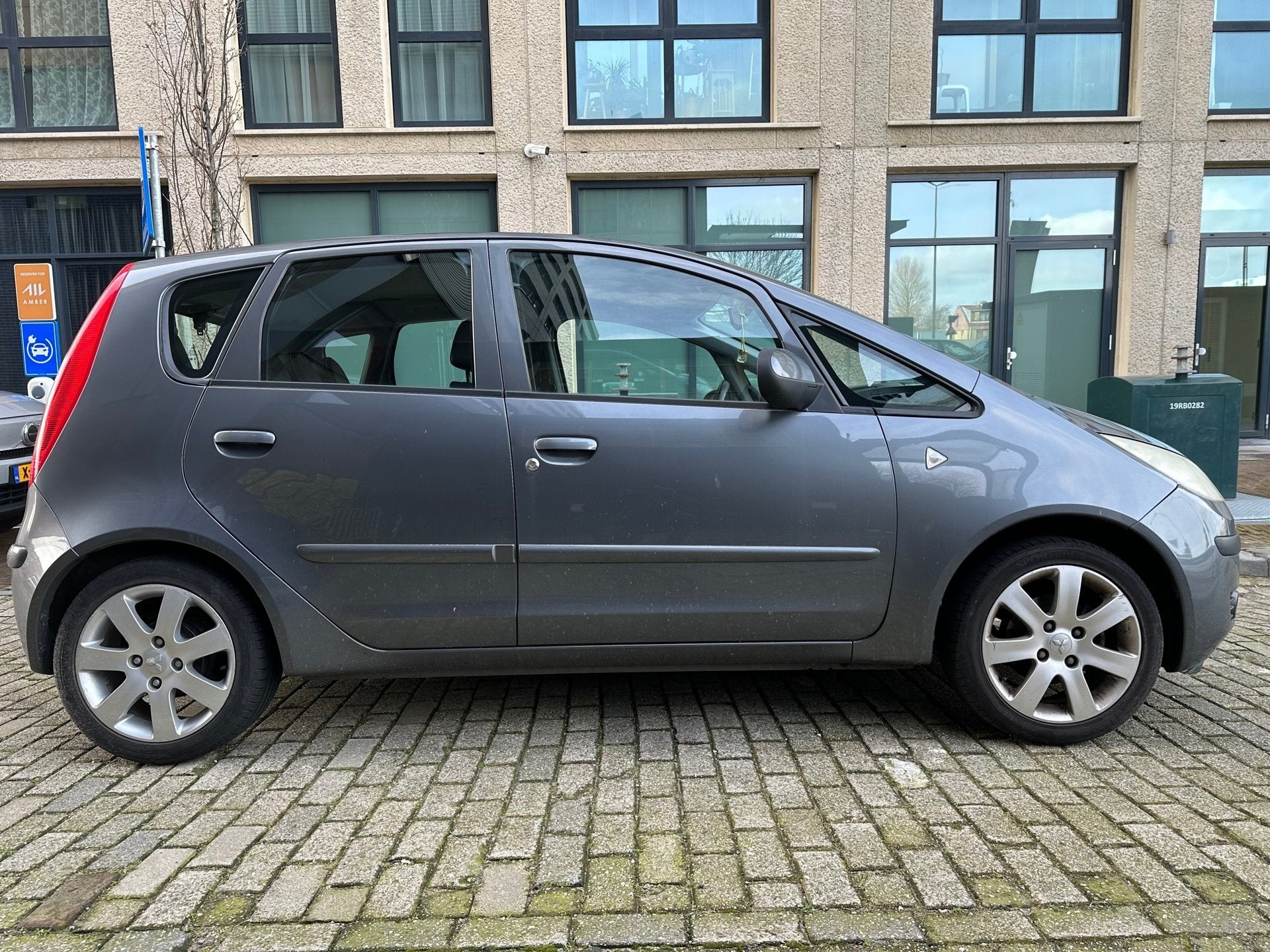 Mitsubishi Colt 1.3 Instyle AUT Airco Leder StoelVerwarming, Auto's, Gebruikt, Colt, 1000 kg, Euro 4