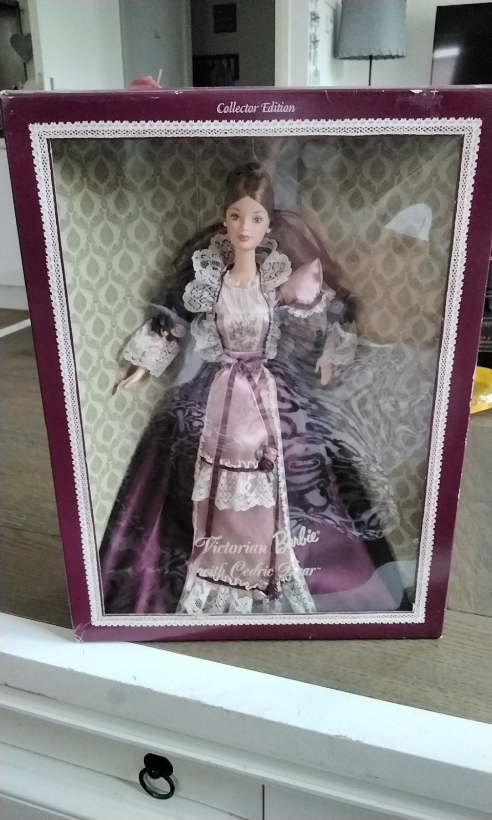 Victorian Barbie met Cedric Bear - Collector Edition, Ophalen of Verzenden, Nieuw, Barbie