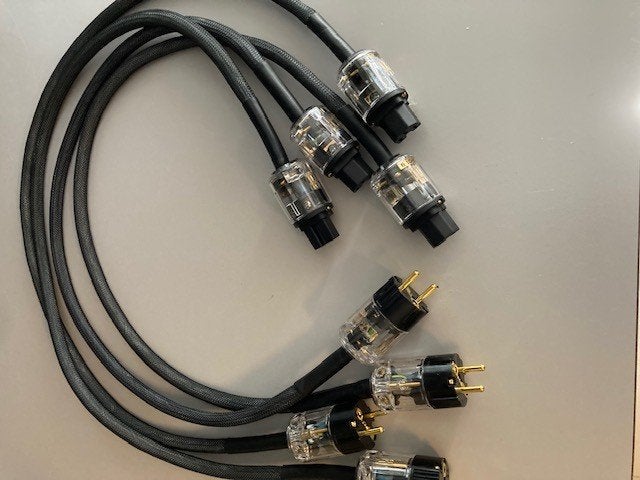 Supra LoRad 2.5 kabels Oyaide stekkers 2x stuks, Ophalen of Verzenden, Zo goed als nieuw, Minder dan 2 meter, Componentkabel
