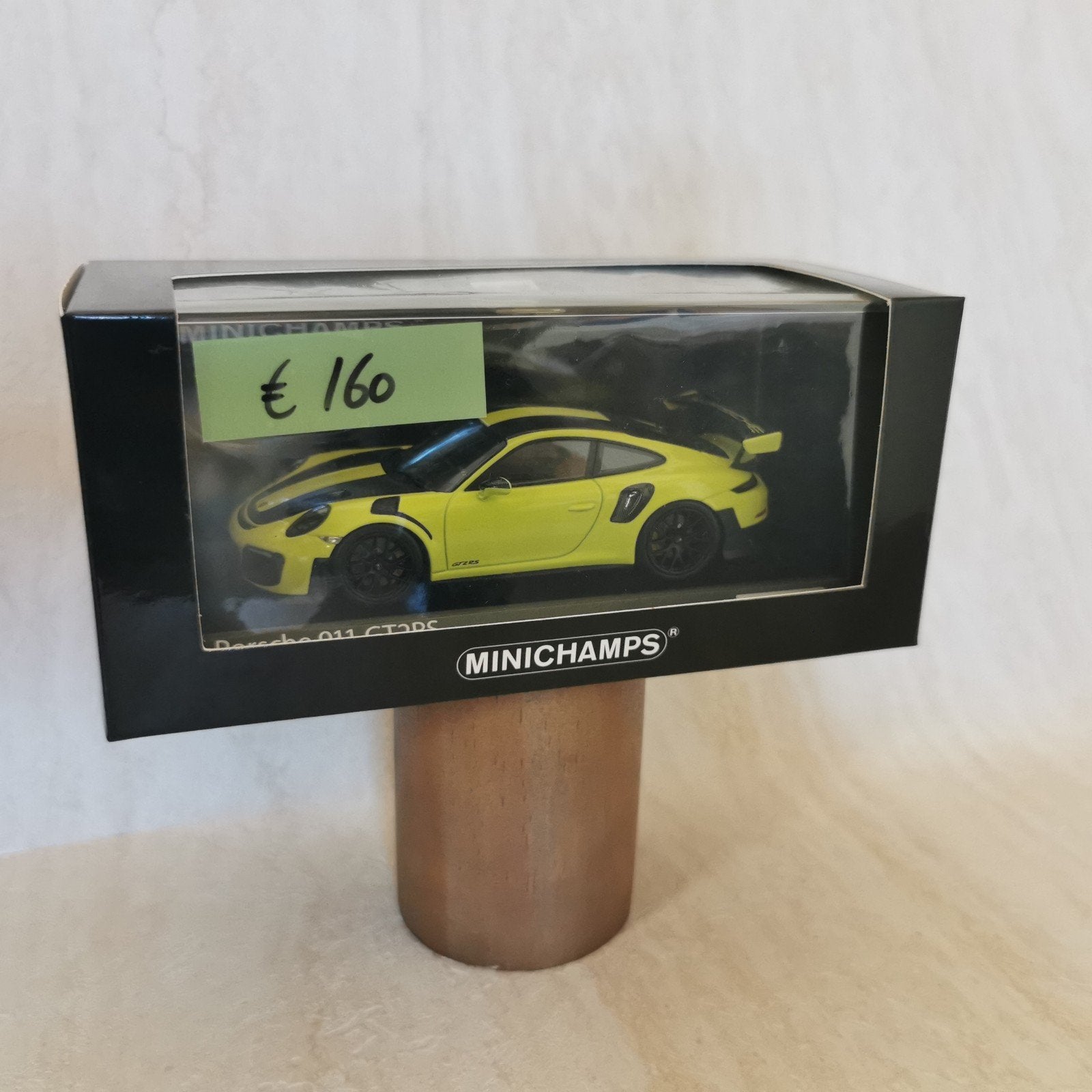 Minichamps Porsche 911 GT2 RS Weissach - Schaal 1:43, Ophalen of Verzenden, Nieuw, Auto, MiniChamps