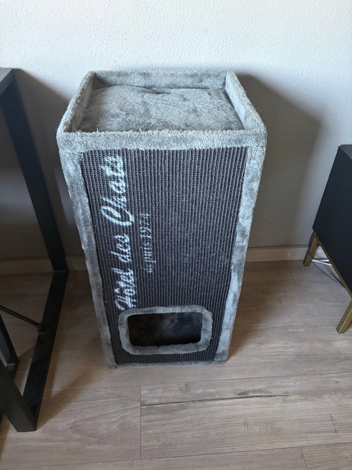 Krabpaal voor de kat, Ophalen, Krabton