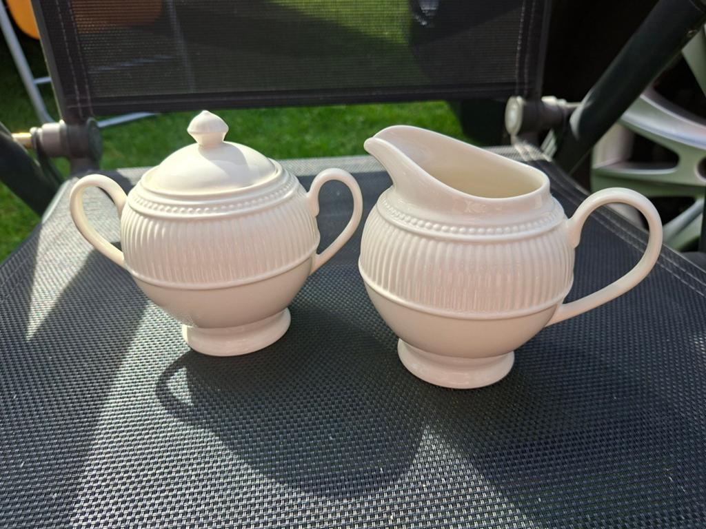 Wedgwood melkkannetje en suikerpotje, Huis en Inrichting, Keuken | Servies, Ophalen, Overige typen, Zo goed als nieuw, Wedgwood