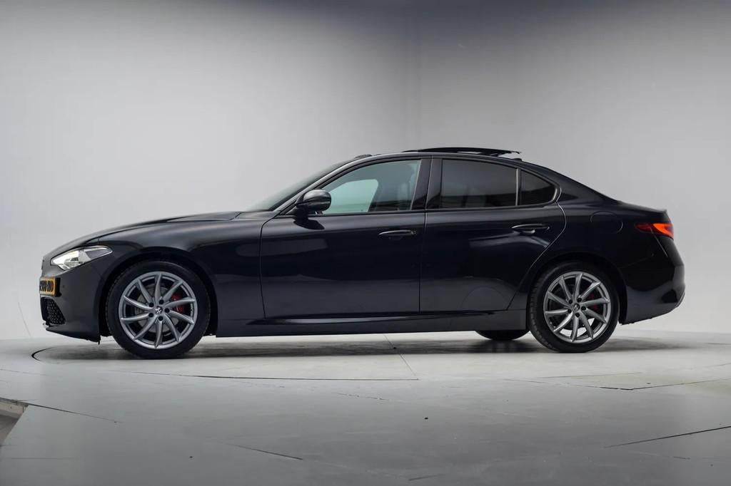 Alfa Romeo Giulia 2.0T Sprint 202 pk Aut.[ Pano Clima/ECC Le, Auto's, Alfa Romeo, Automaat, Zwart, 1600 kg, Giulia