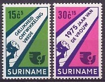 Suriname NVPH nr 644/5 postfris Jaar van de vrouw 1975, Postzegels en Munten, Ophalen of Verzenden, Postfris