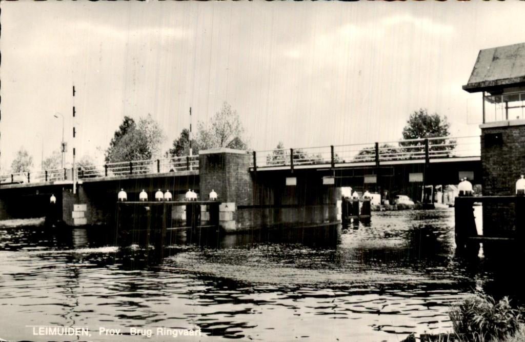 Leimuiden - Brug - Ringvaart, Verzamelen, Ansichtkaarten | Nederland, Gelopen, Zuid-Holland, 1940 tot 1960, Ophalen of Verzenden