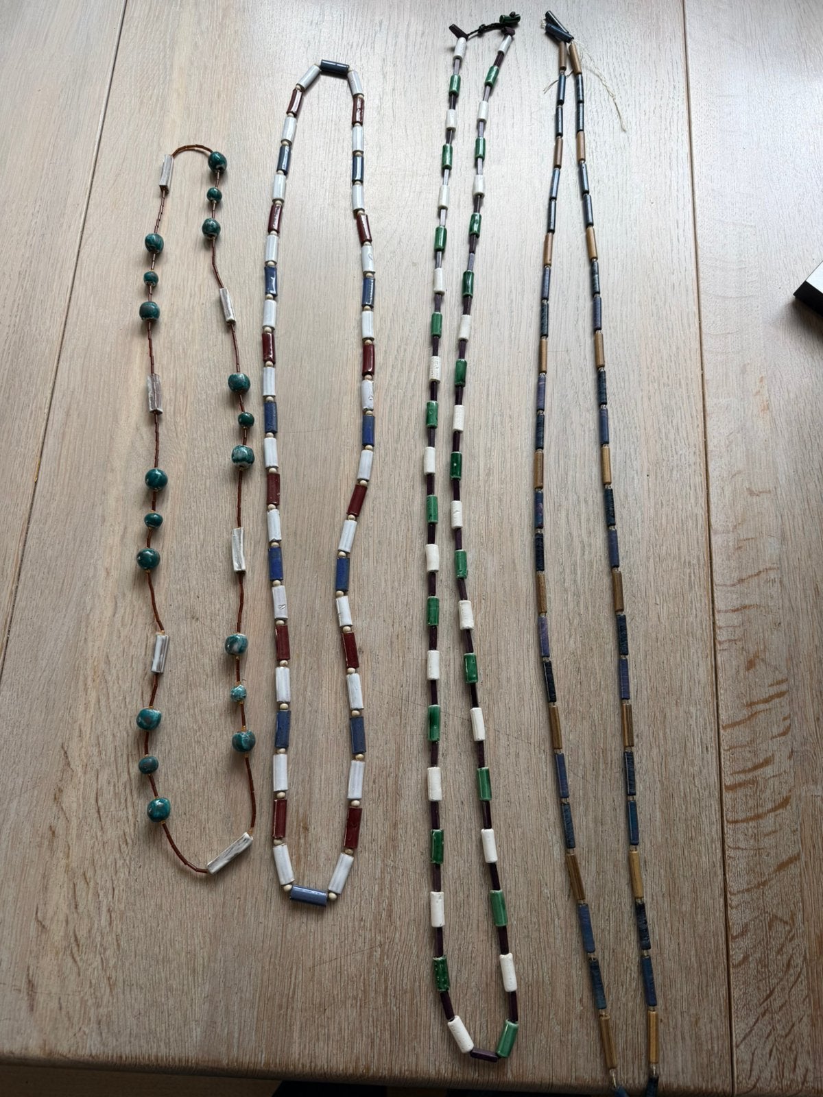 4 oude lange keramiek kralen kettingen, Verzenden, Zo goed als nieuw, Overige kleuren, Overige materialen