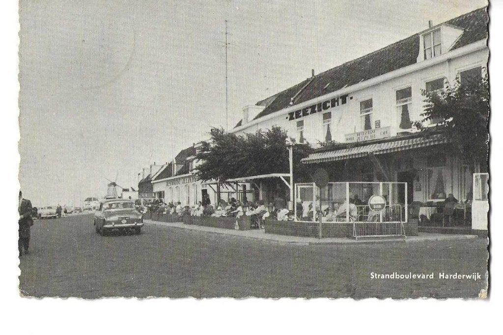 harderwijk  fietsenrek  hotel zeezicht  strandboulevard, Verzenden, 1960 tot 1980, Gelopen, Gelderland