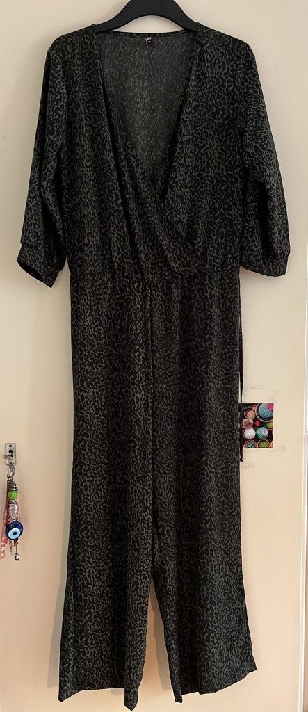 HEMA jumpsuit panterprint maat M, Kleding | Dames, Jumpsuits, Maat 38/40 (M), Verzenden, Zwart, Zo goed als nieuw