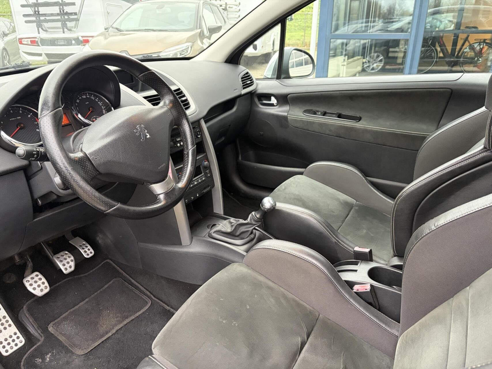 Peugeot 207 1.6-16V T 174 PK origineel RC|ketting gebroken!, Auto's, Peugeot, Voorwielaandrijving, 1080 kg, Gebruikt, Zwart