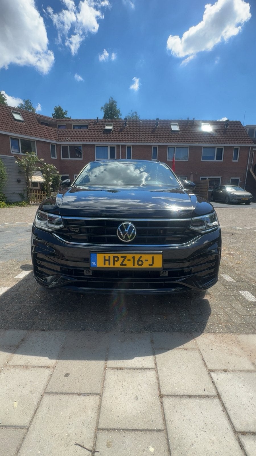 Volkswagen Tiguan R-Line Black Style–Dealerond-Pano, 1441 kg, Parkeerassistent, Euro 6, 4 cilinders