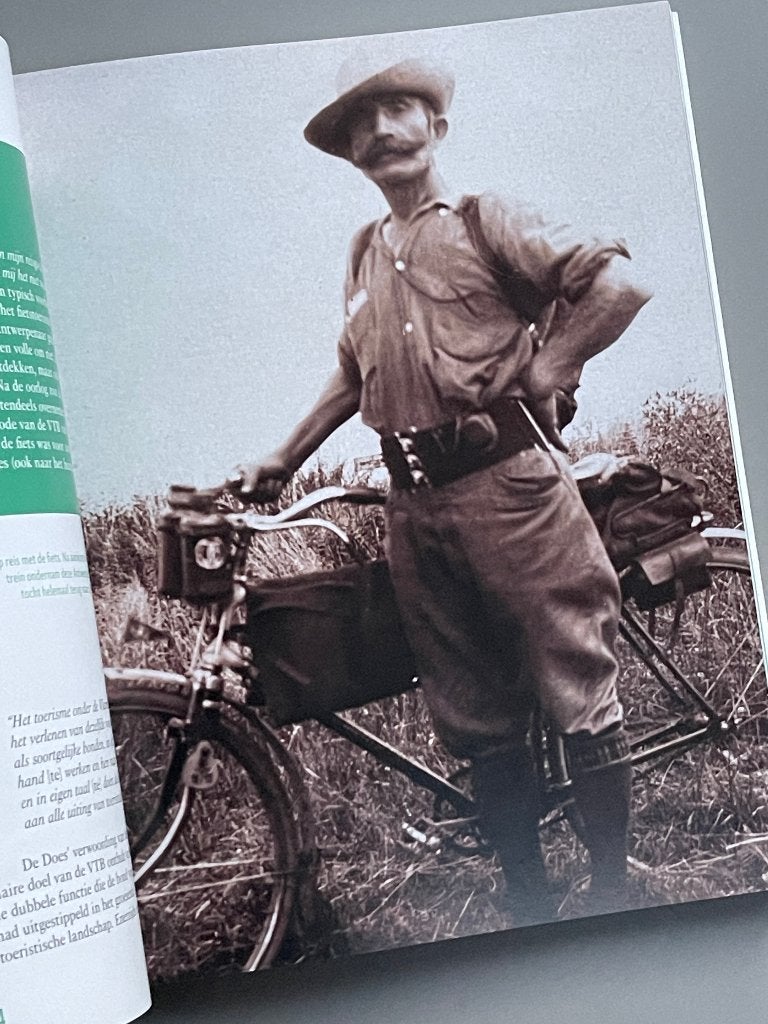 100 jaar trippen De Vlaamse Toeristenbond 1922-2022, Boeken, Reisgidsen, Overige merken, Nieuw, Ophalen of Verzenden, Reisgids of -boek