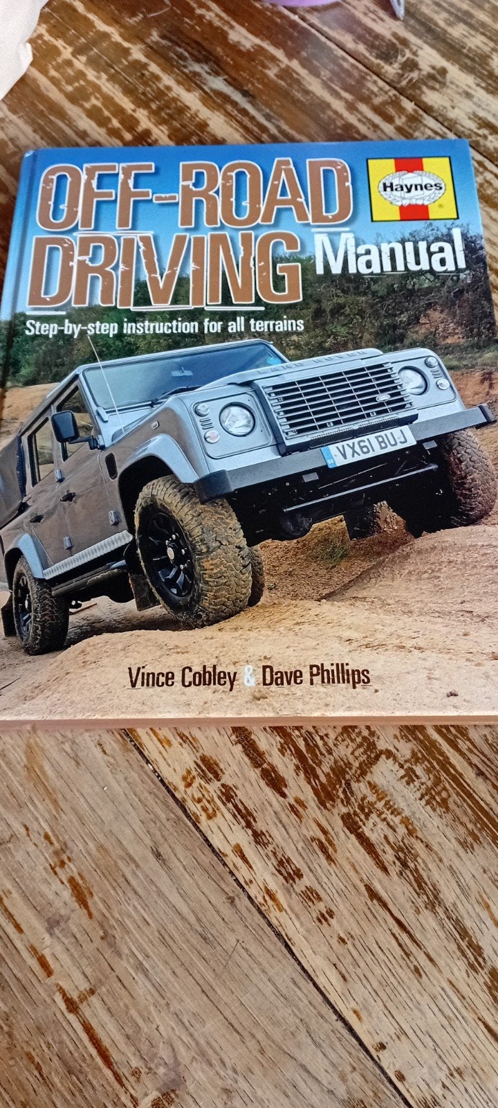 Off road driving manual, Ophalen of Verzenden, Zo goed als nieuw