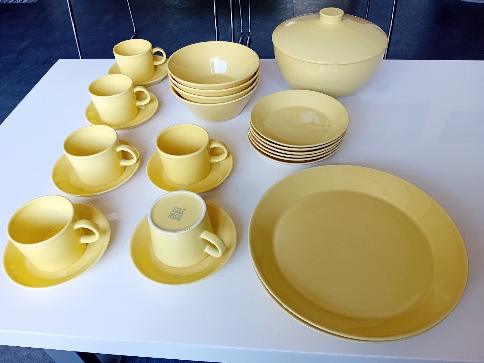 Geel ArabiaTeema voor iittala Teema servies puntgaaf, Huis en Inrichting, Keuken | Servies, Zo goed als nieuw, Compleet servies