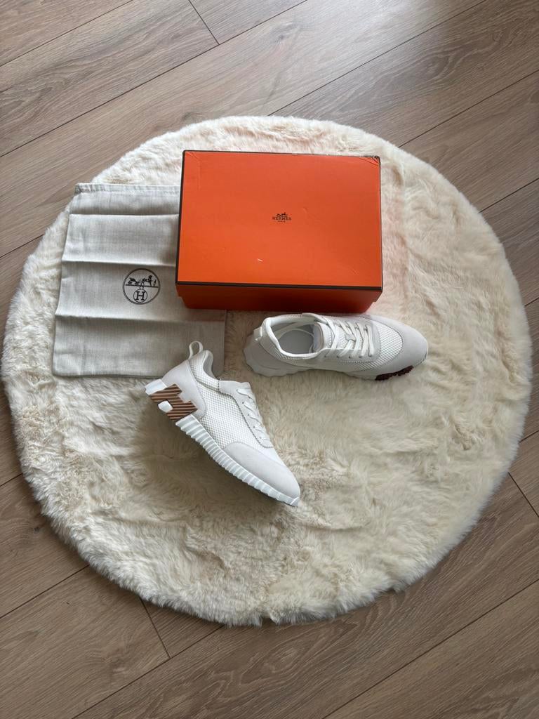 Hermes schoenen, Wit, Nieuw, Ophalen of Verzenden, Sneakers of Gympen