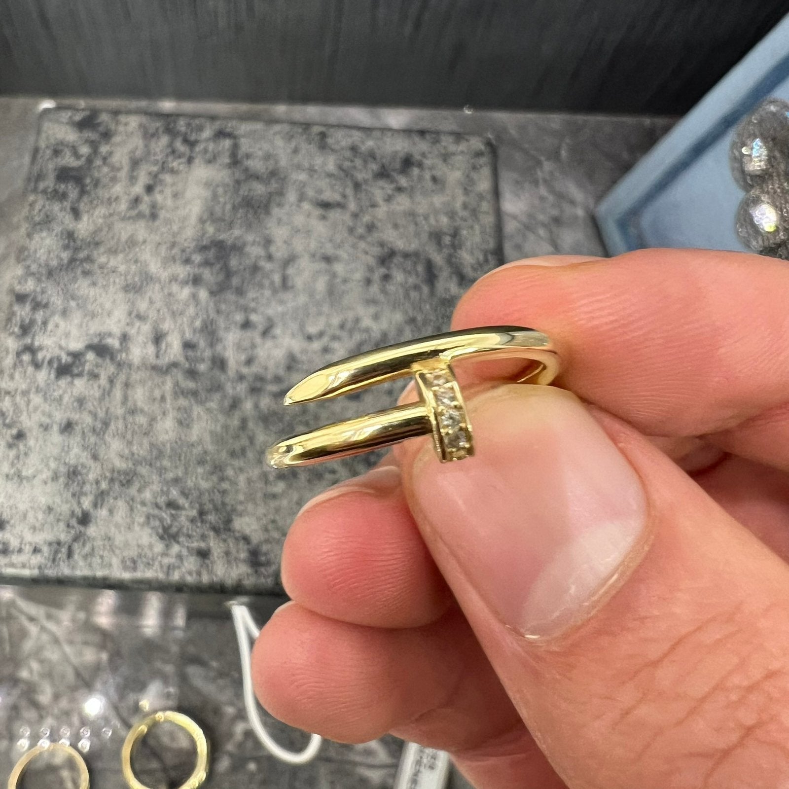 14 karaat gouden ring spijker model nieuw, Ophalen of Verzenden