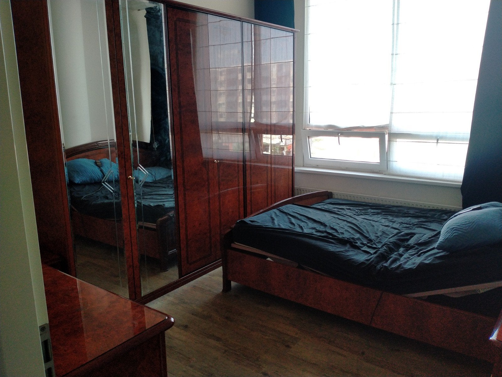 Complete slaapkamer set:elektrisch bed, kledingkast, ladekas, Huis en Inrichting, Slaapkamer | Complete slaapkamers, Ophalen of Verzenden