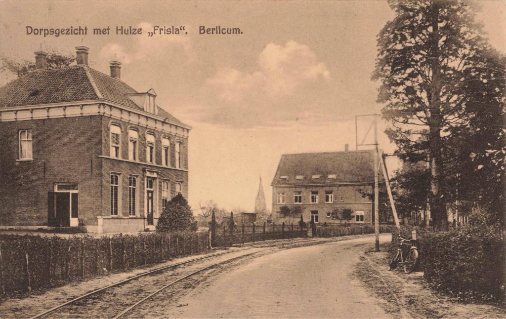 Berlicum Huize Frisia met tramrails B3273, Verzamelen, Ansichtkaarten | Nederland, Ophalen, Voor 1920, Ongelopen, Noord-Brabant