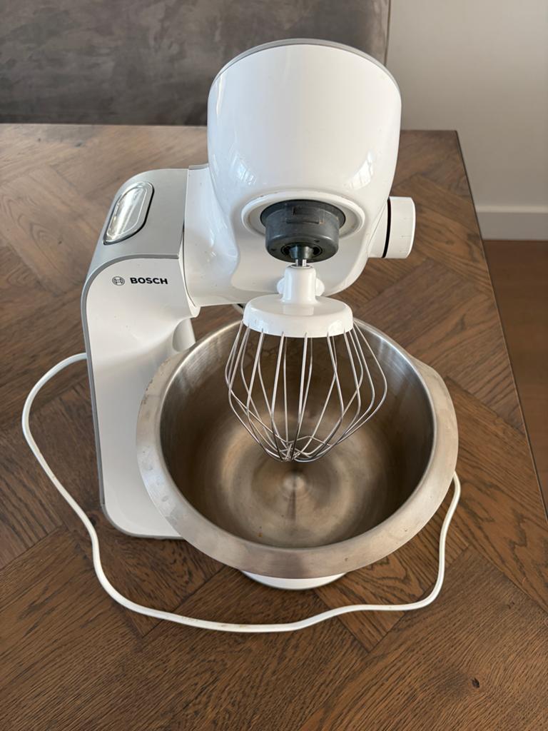 Bosch Keukenmachine  met diverse accessoires, Witgoed en Apparatuur, Keukenmixers, Ophalen, Gebruikt, 1 tot 2 liter, 3 snelheden of meer