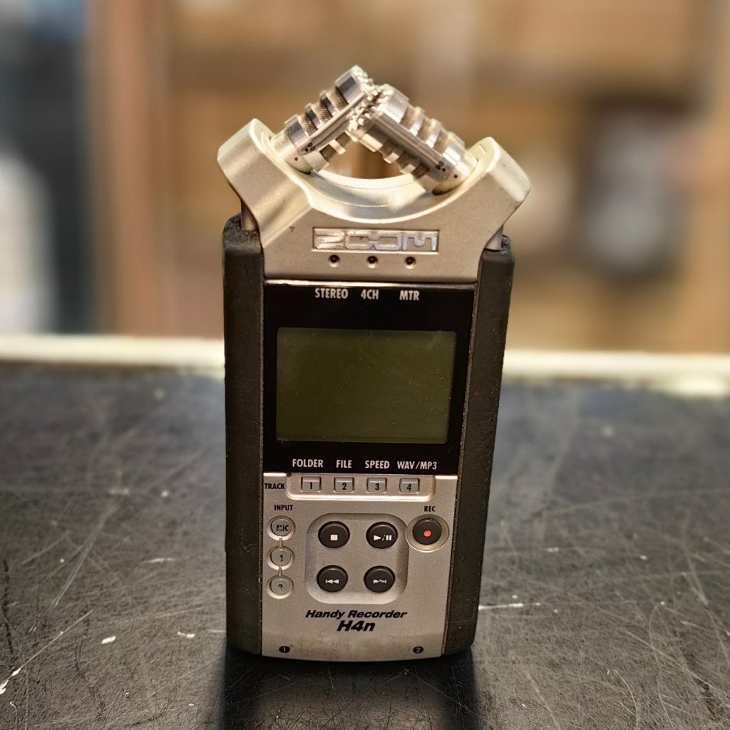 Zoom H4N Handy Recorder - In Nette Staat, Zoom, Zo goed als nieuw, Support@zoom.com, 55 Almaden Blvd, 6th Floor
San Jose, CA 95113
USA