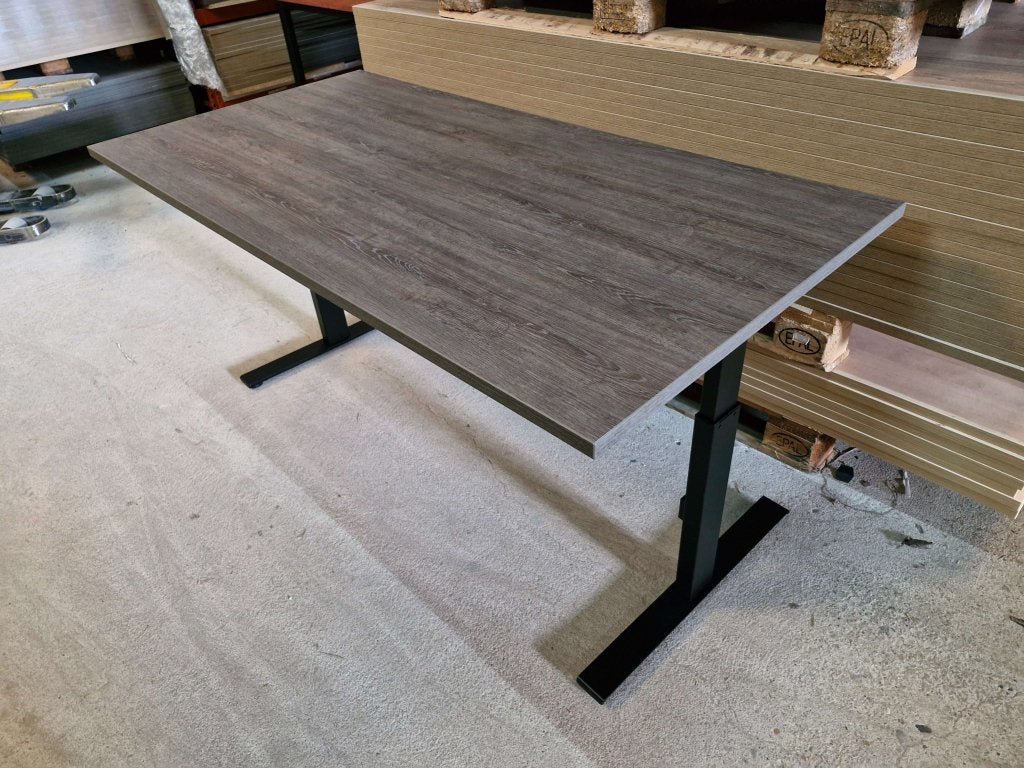 20x Nieuw zwart frame of compleet nieuw bureau div kleuren, Zwart, VST, In hoogte verstelbaar, Metaal