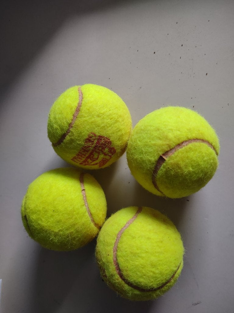 25 tennisballen gebruikt €11,85 euro op te halen in Leek., Sport en Fitness, Overige merken, Gebruikt, Ballen, L00