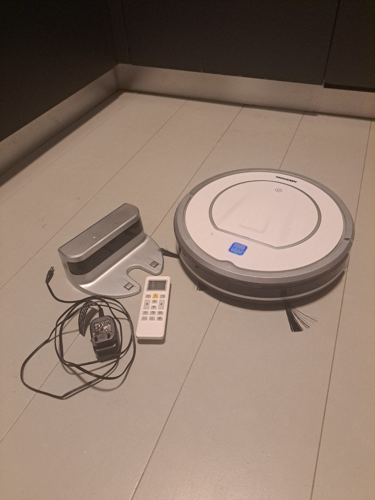 Medion Robotstofzuiger met afstandsbediening en laadstation, Ophalen, Overige merken, Gebruikt, Robotstofzuiger