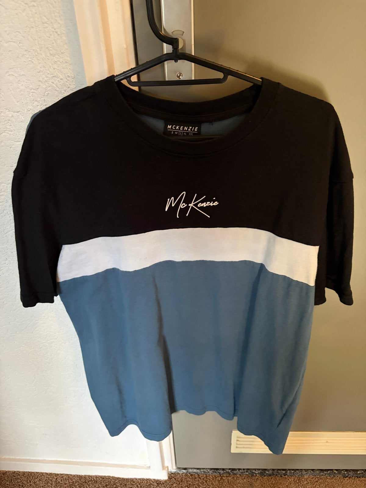 Mckenzie T-shirt Zwart Wit Blauw Maat L, Ophalen of Verzenden, Gedragen, Maat 52/54 (L), Zwart