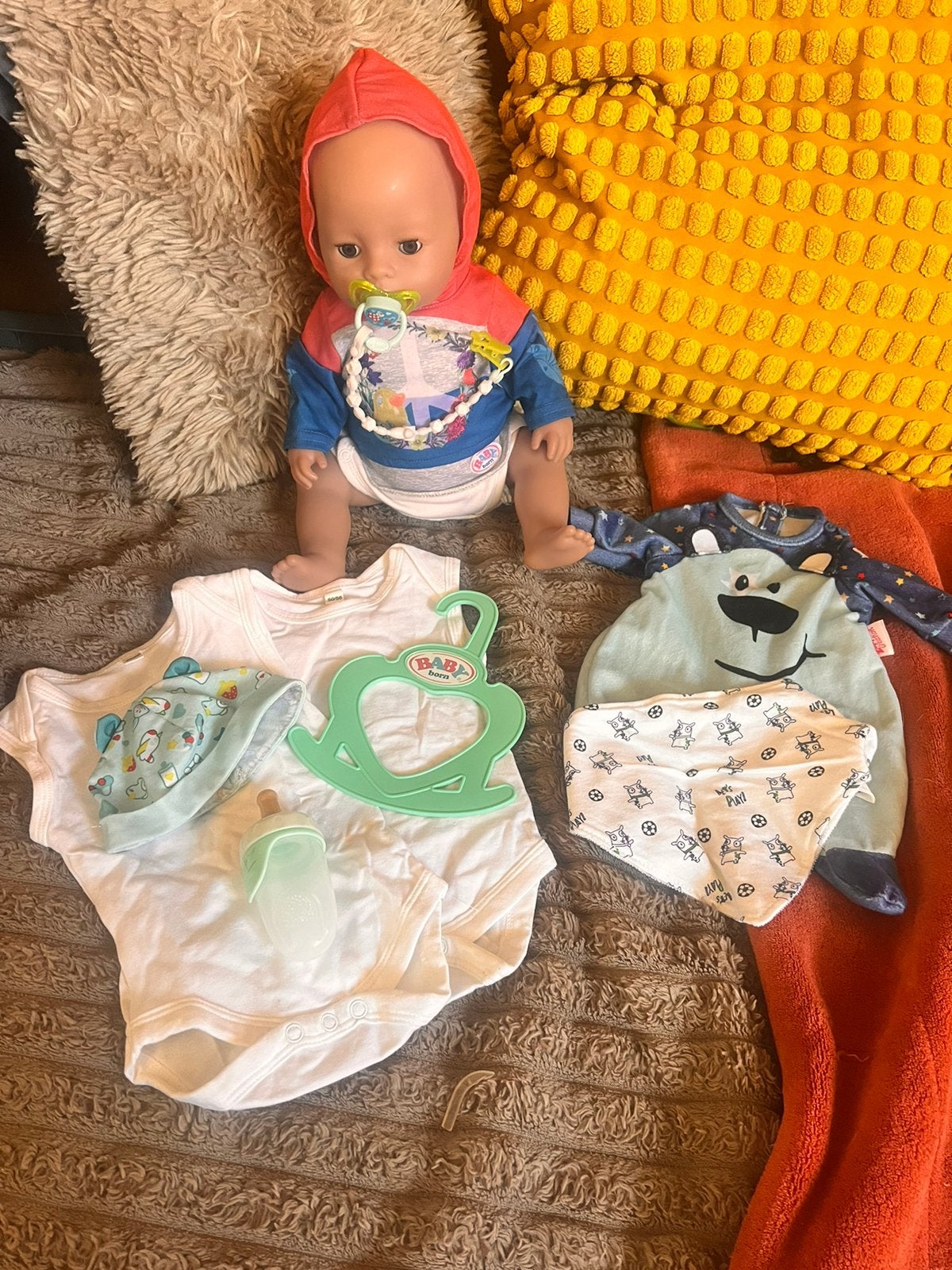 Baby born met kleding, Ophalen, Zo goed als nieuw, Kleertjes