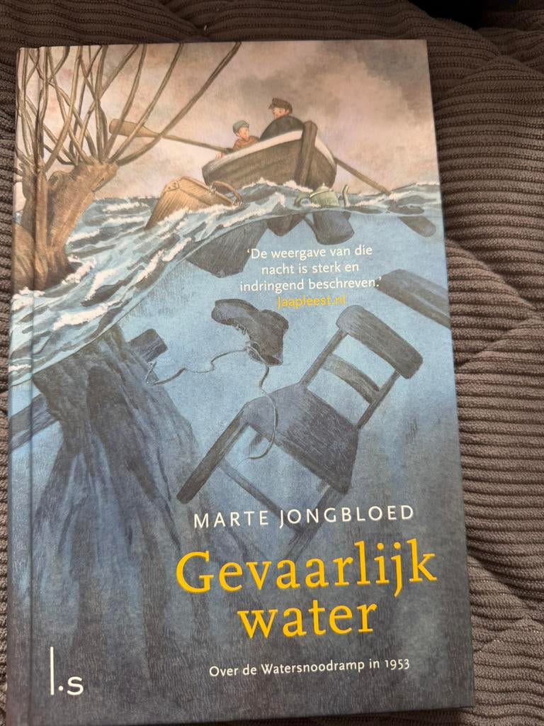 Gevaarlijk water hardcover, Ophalen, Zo goed als nieuw