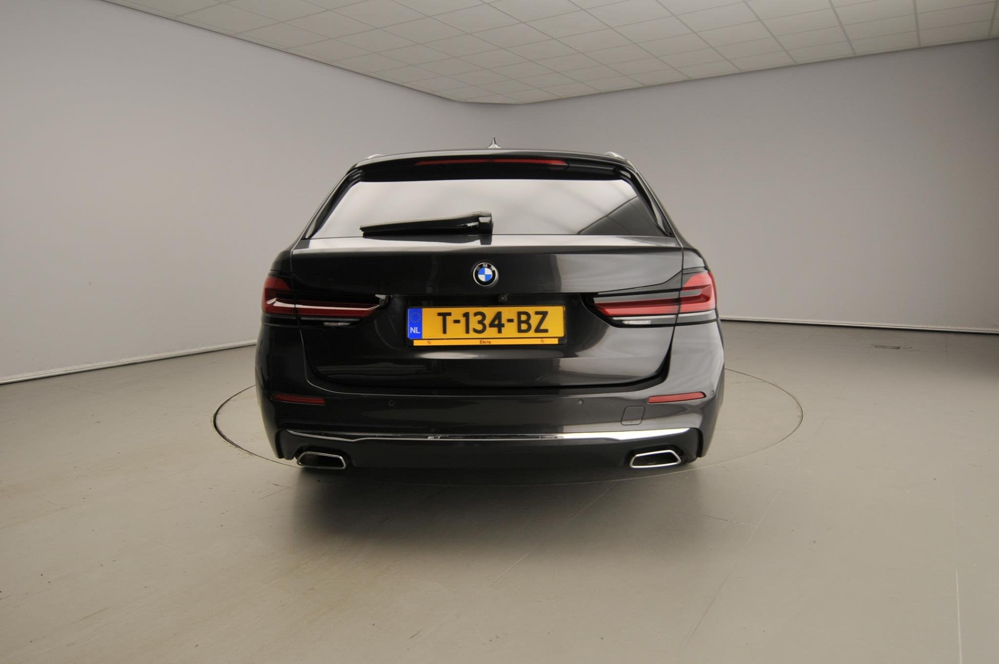 BMW 5 Serie Touring 520i | LED | Leder | Navigatie | Comfort, Automaat, Gebruikt, Euro 6, 4 cilinders