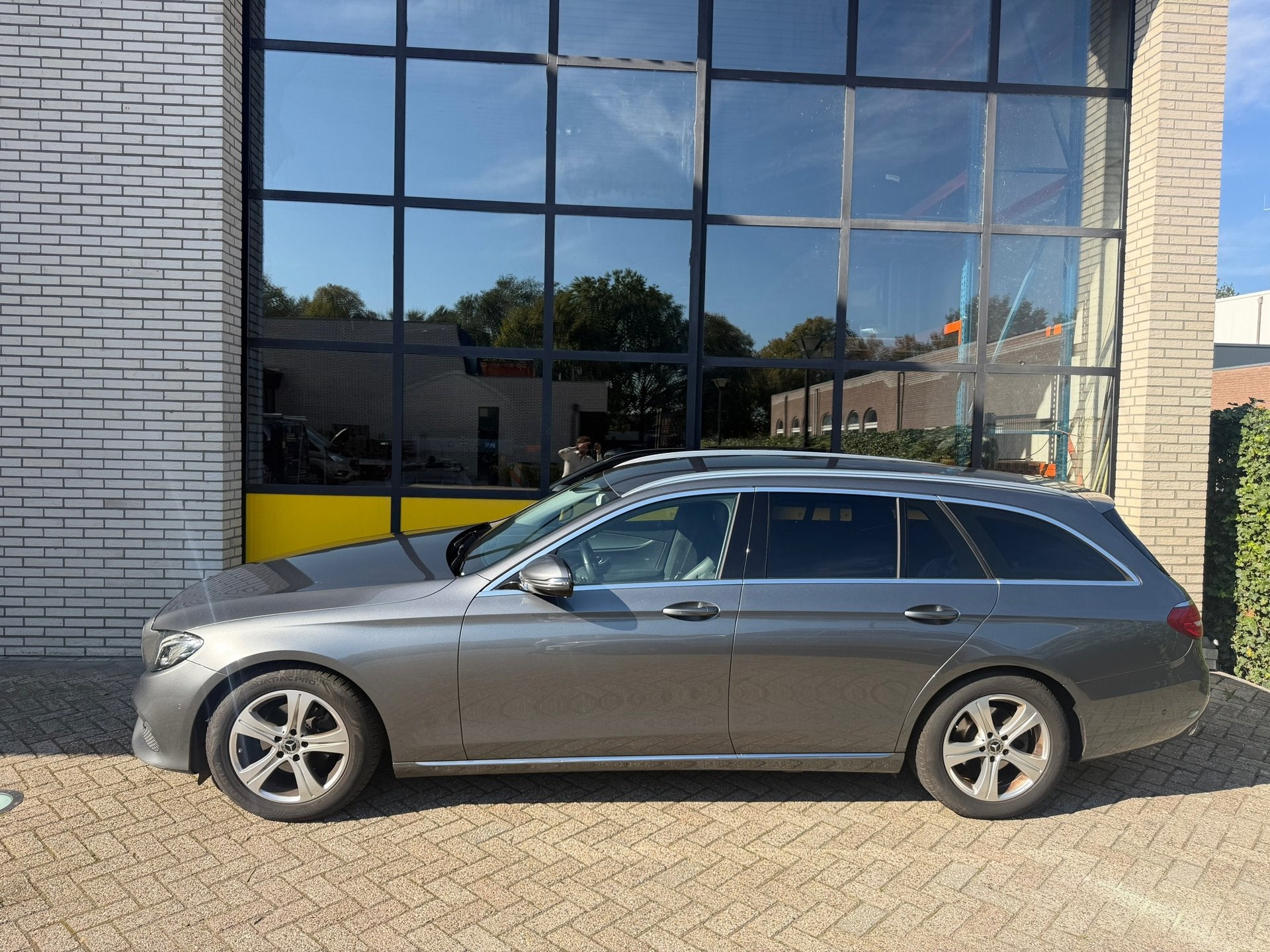 Mercedes-Benz E-klasse Estate 200 Premium, Luchtvering, Trek, Automaat, Achterwielaandrijving, Gebruikt, 4 cilinders
