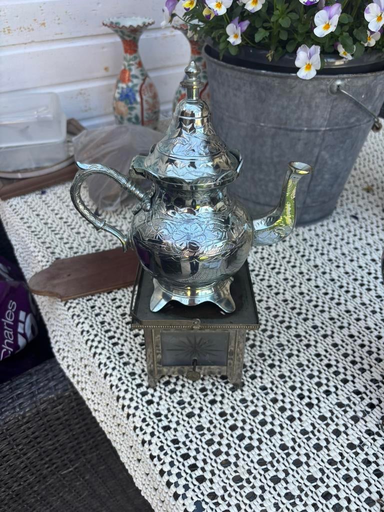 Theepot met theelichtje, Ophalen of Verzenden, Zo goed als nieuw