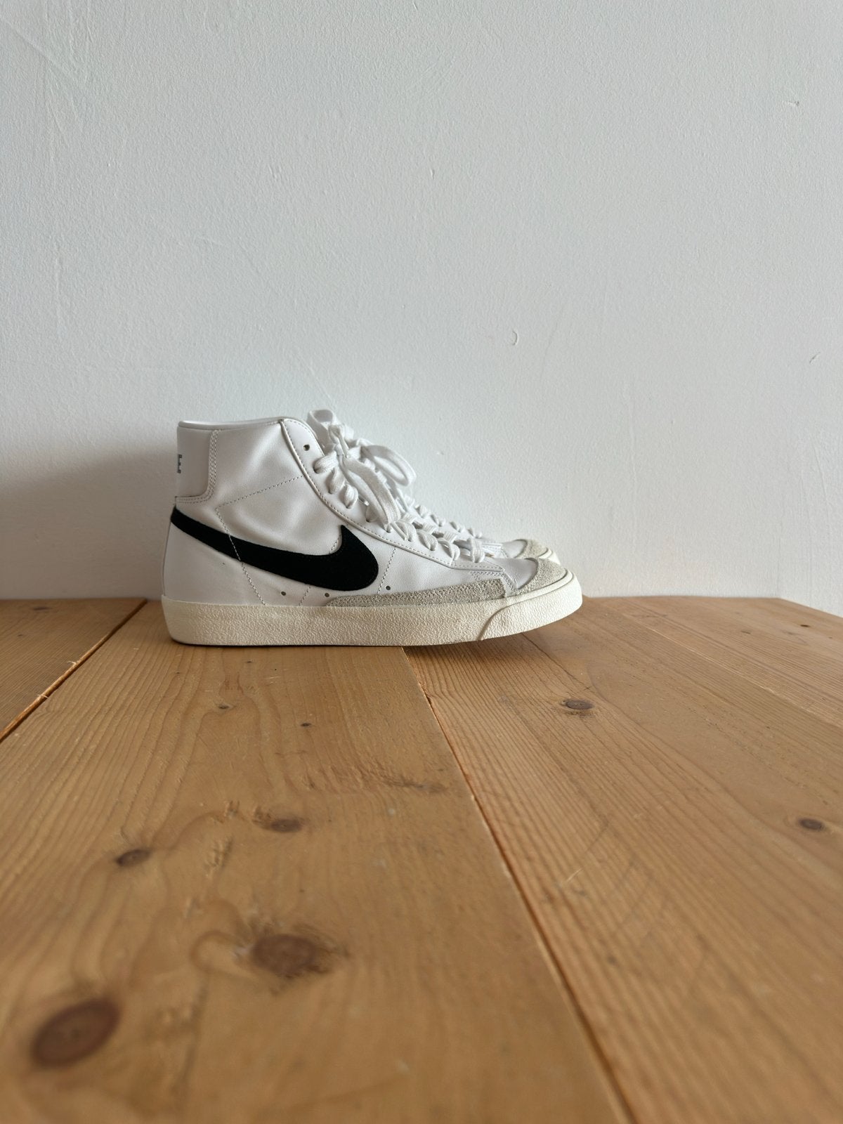 Nike Blazer Mid '77 Vintage - Maat 42 - Zo goed als nieuw, Ophalen of Verzenden, Zo goed als nieuw, Wit, Sneakers of Gympen