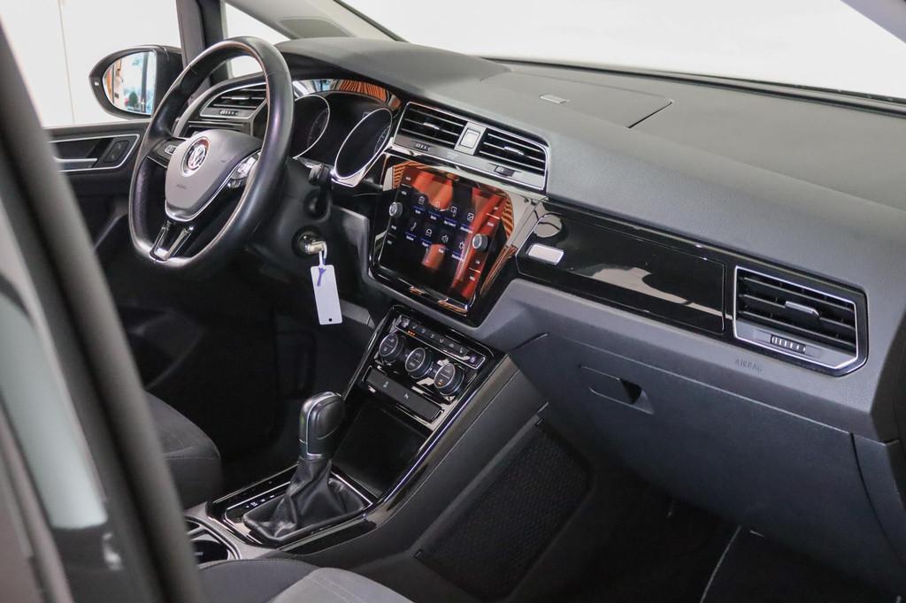 Volkswagen Touran 1.8 TSI Highline, R-line, 7-Persoons, Led,, Gebruikt, 4 cilinders, 1462 kg, 179 pk