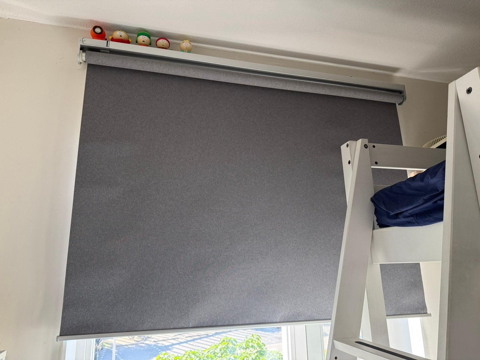 IKEA FYRTUR Smart Rolgordijn (140x195) – defect, Huis en Inrichting, Stoffering | Gordijnen en Lamellen, Ophalen, Gebruikt, Grijs